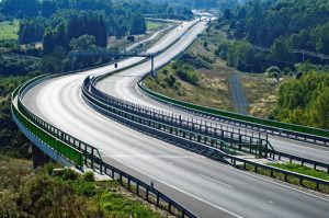 ¿Existen rutas alternativas a las autopistas de pago?