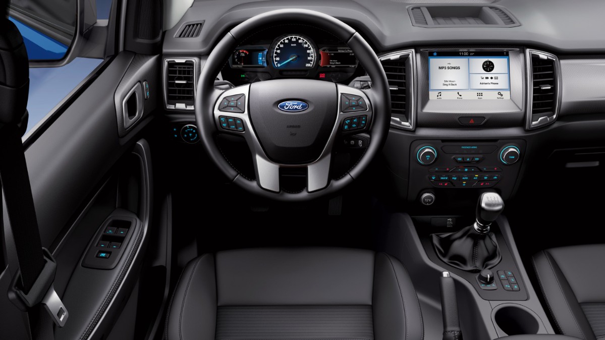 Ford Ranger: interior