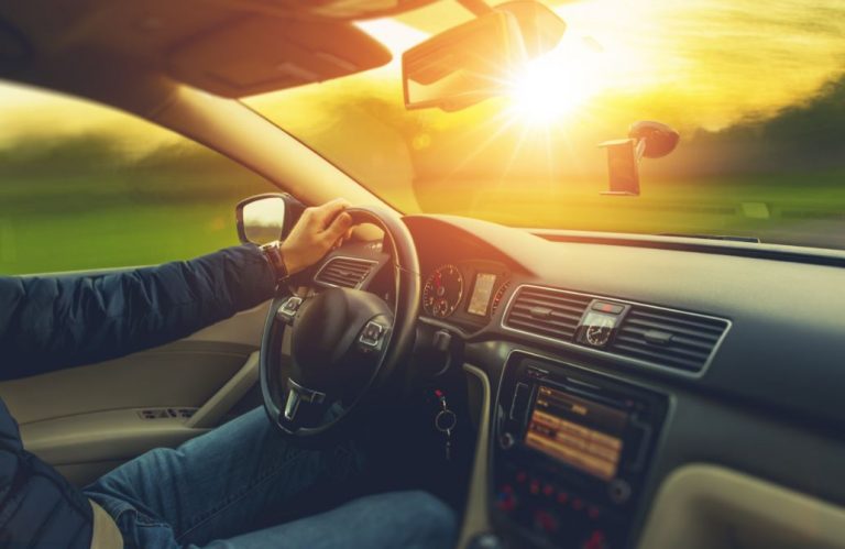 6 precauciones que debes tener al conducir al atardecer