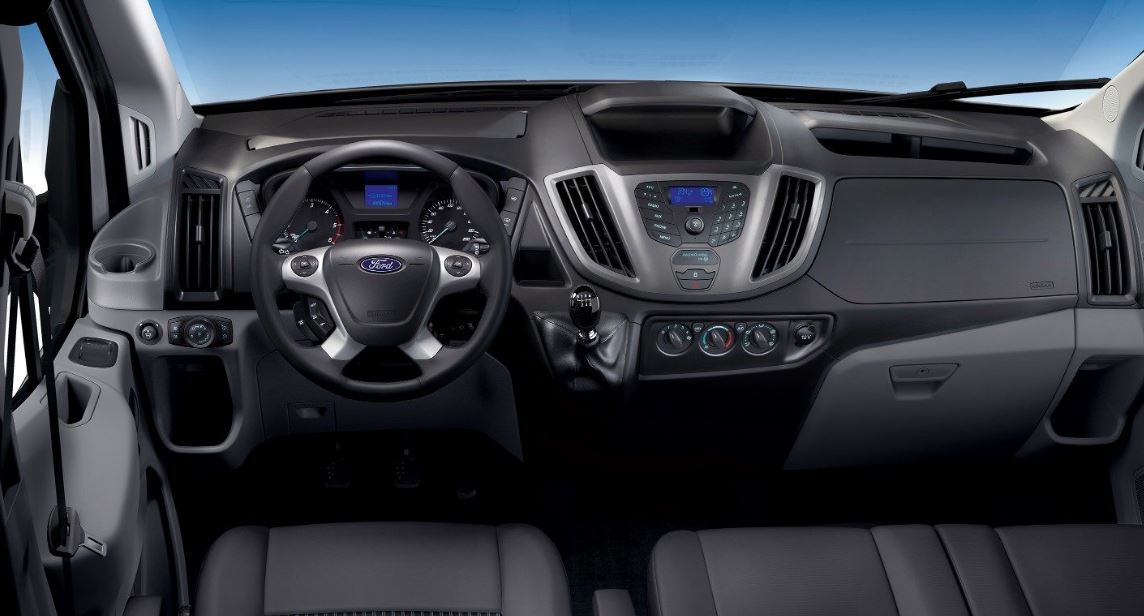 Interior del Ford Transit Minibus.