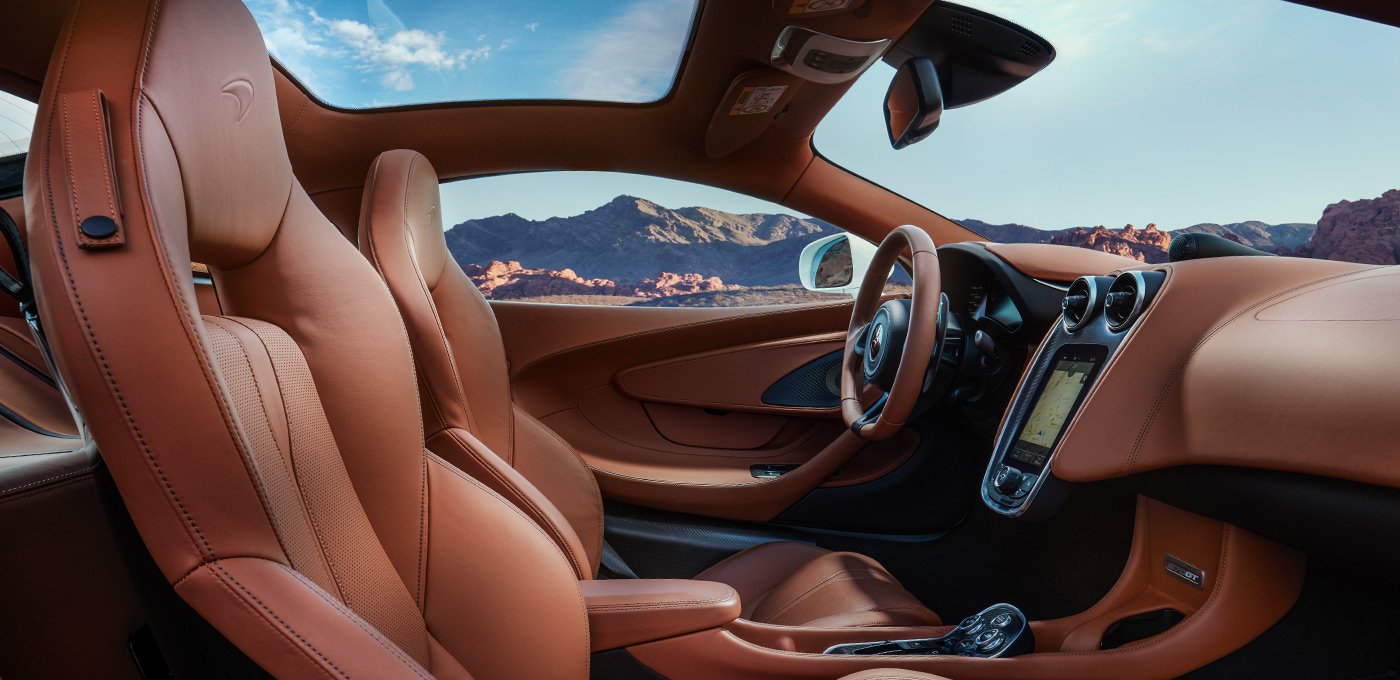 McLaren 570GT: interior