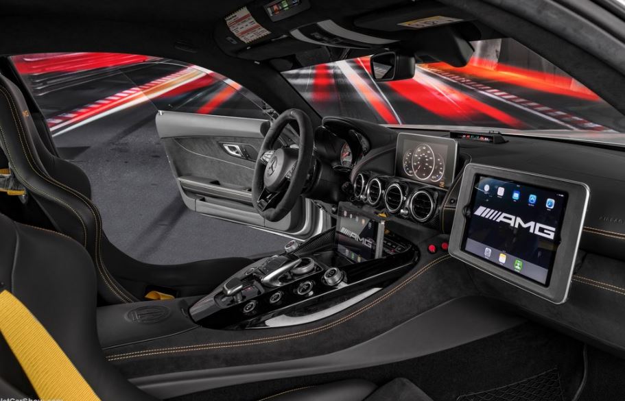 El Mercedes-AMG GT R F1 es el nuevo Safety Car de la Fórmula Uno.