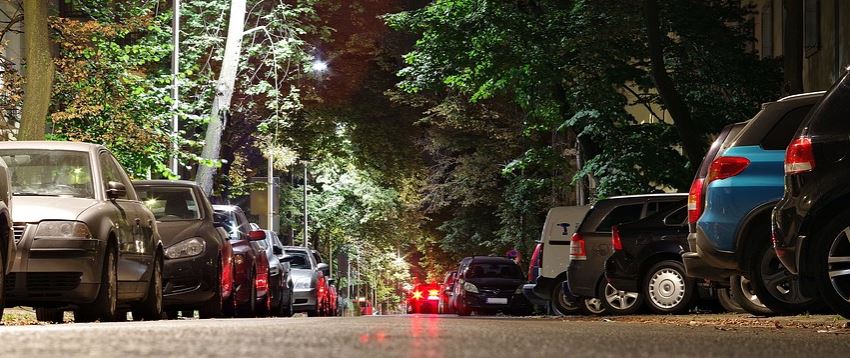 El problema de encontrar aparcamiento en las ciudades.