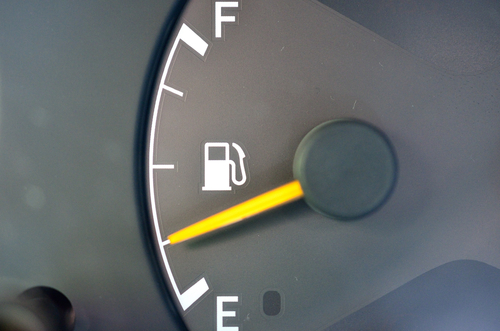 Qué hacer si me quedo sin gasolina en la carretera