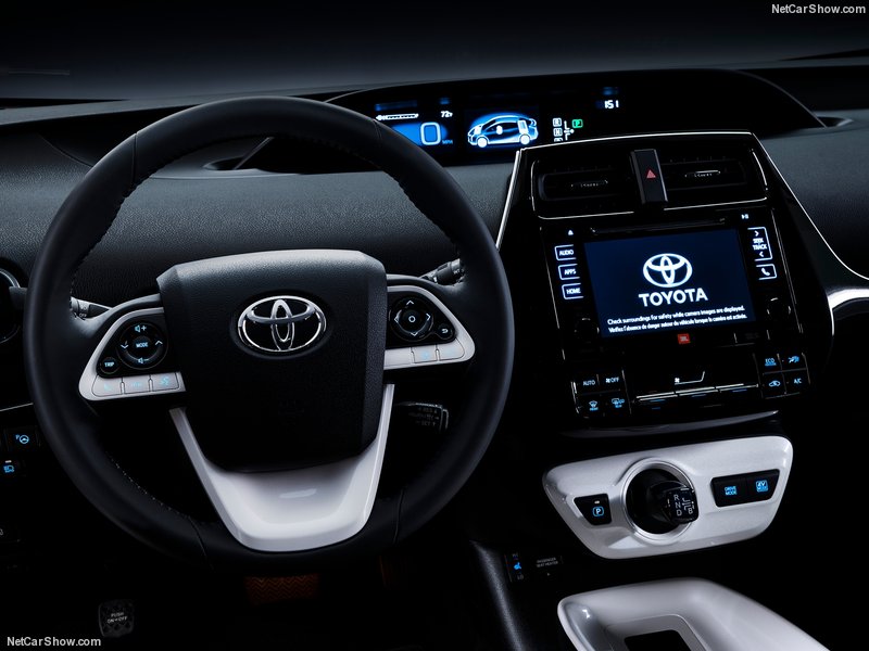 Toyota Prius 2016: interior