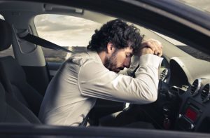 ¿Puedo parar a dormir en el arcén?