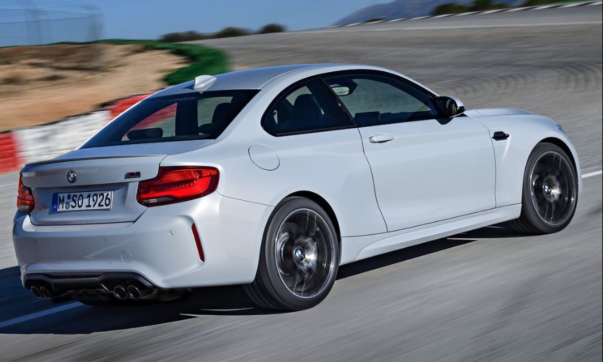 Imagen exterior trasera del BMW M2 Competicion.