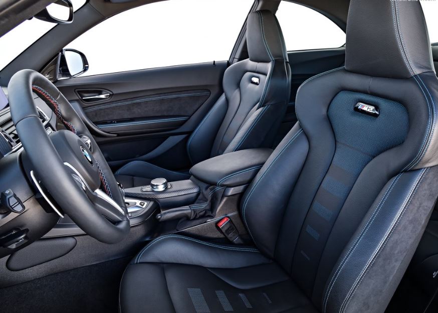 Interior del BMW M2 Competicion.