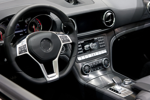 Manipular cuentakilómetros de un coche