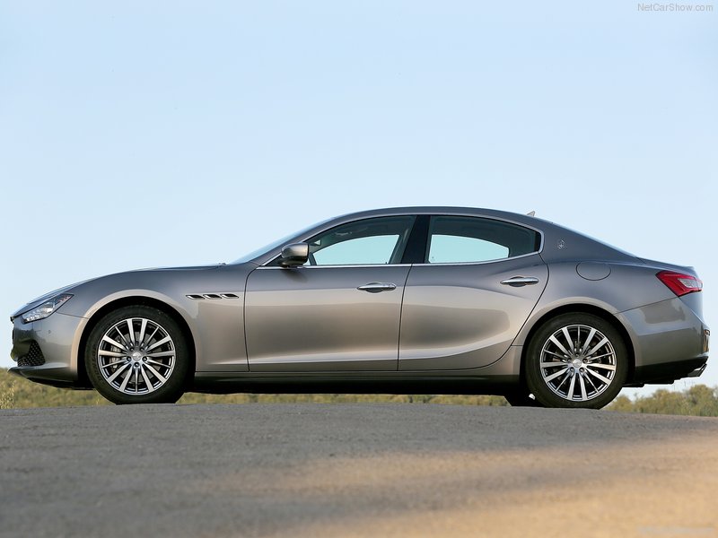 Maserati Ghibli: lateral