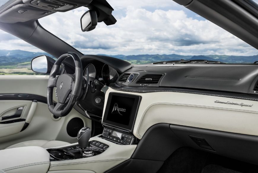 Maserati GranCabrio: interior