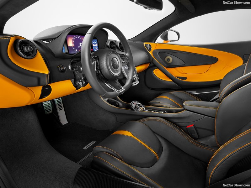 McLaren 540C: interior