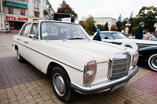 Mercedes W114