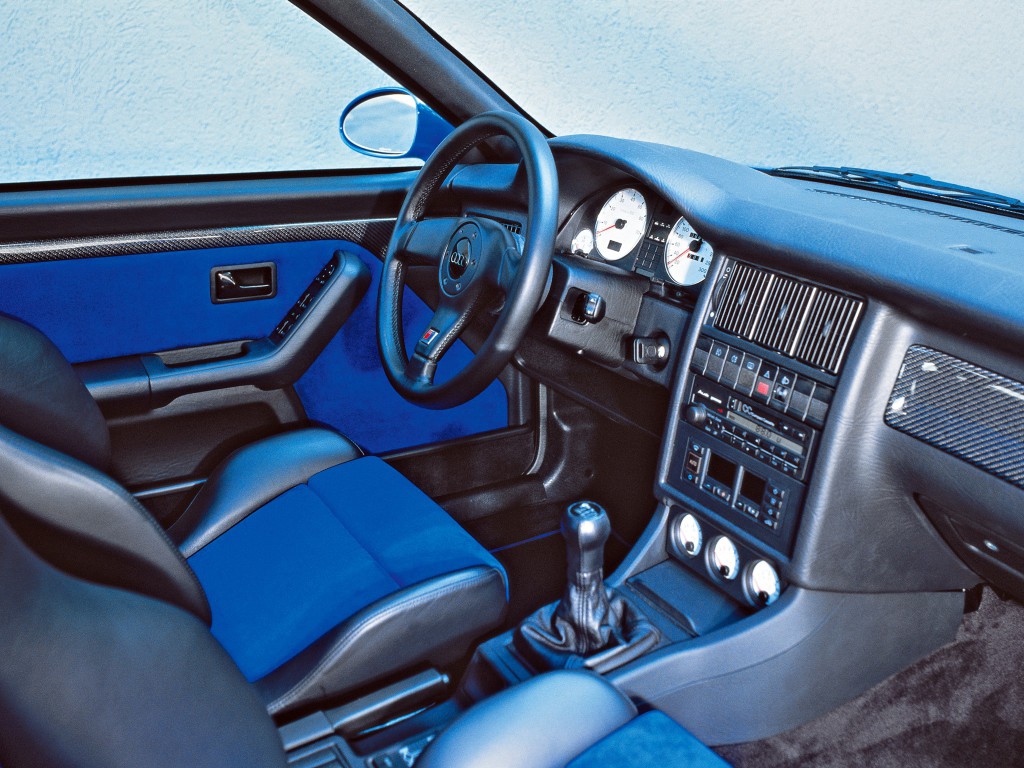 Audi RS2 Avant: interior