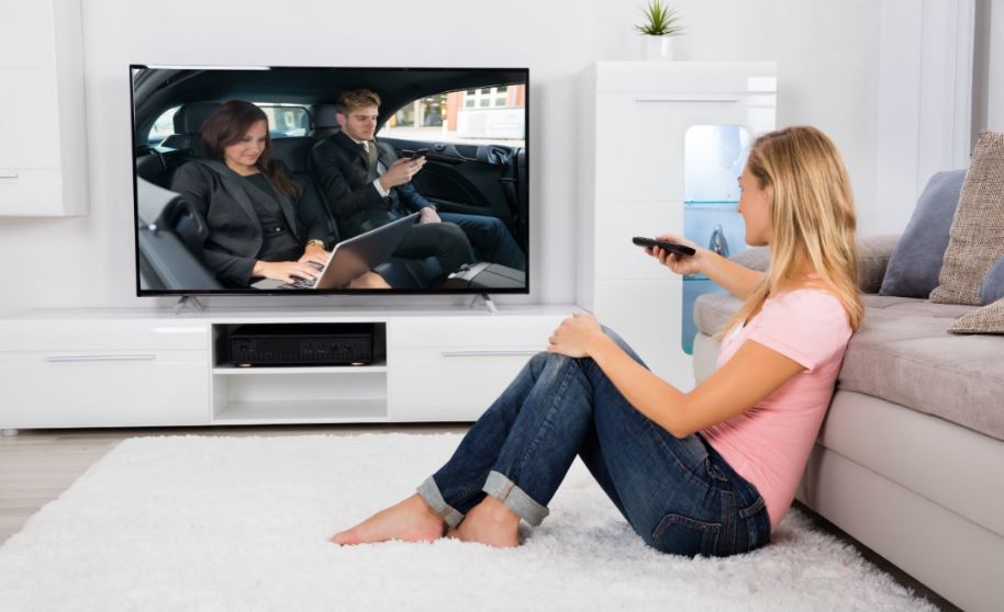 Coches en la televisión.