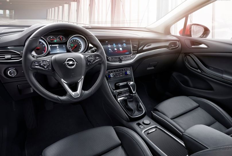 Interior del Opel Astra.