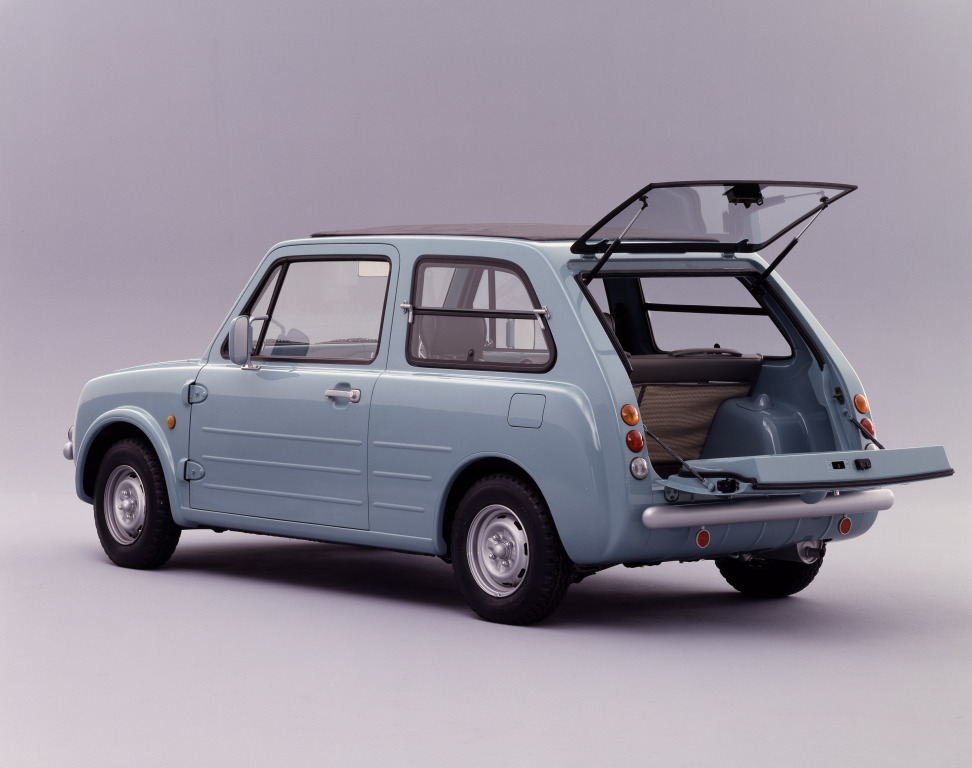 Nissan Pao: trasera