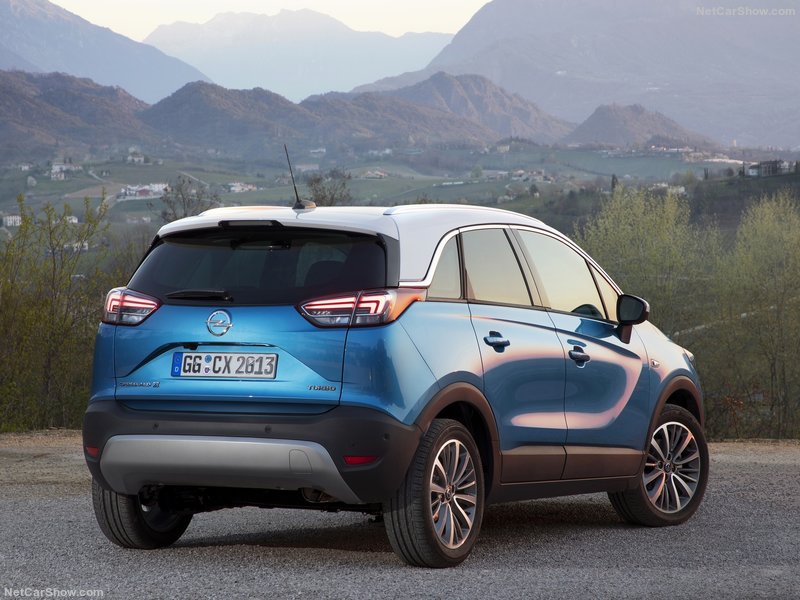 Opel Crossland X: trasera