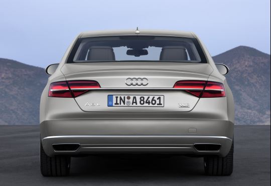 parte trasera del Audi L8.