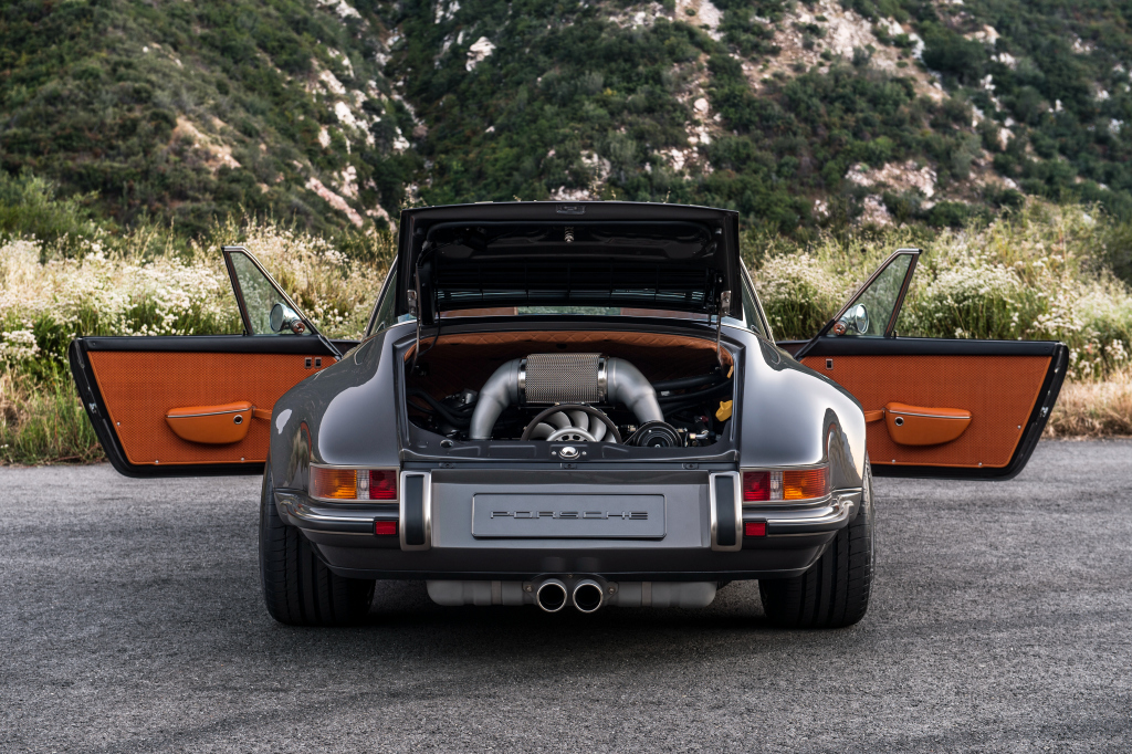 Porsche 911 by Singer: trasera