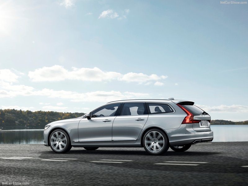 Volvo V90: trasera