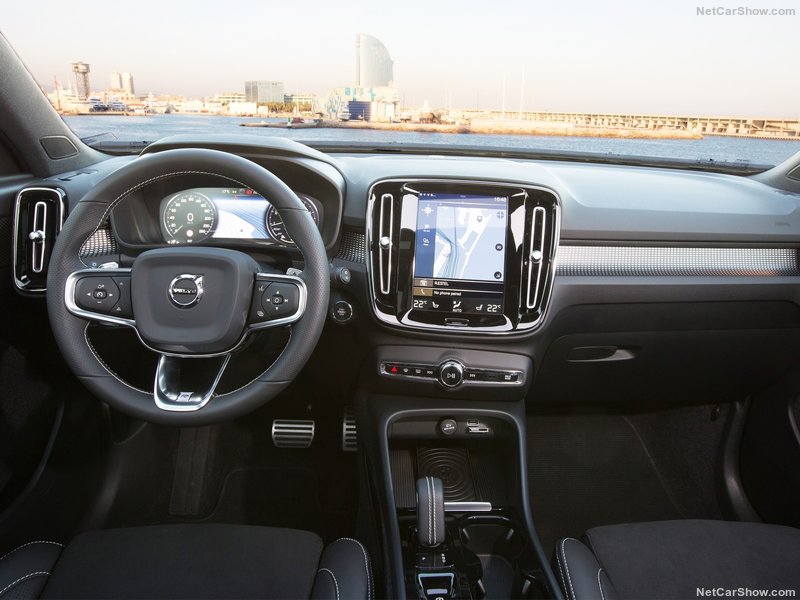 Volvo XC40: interior