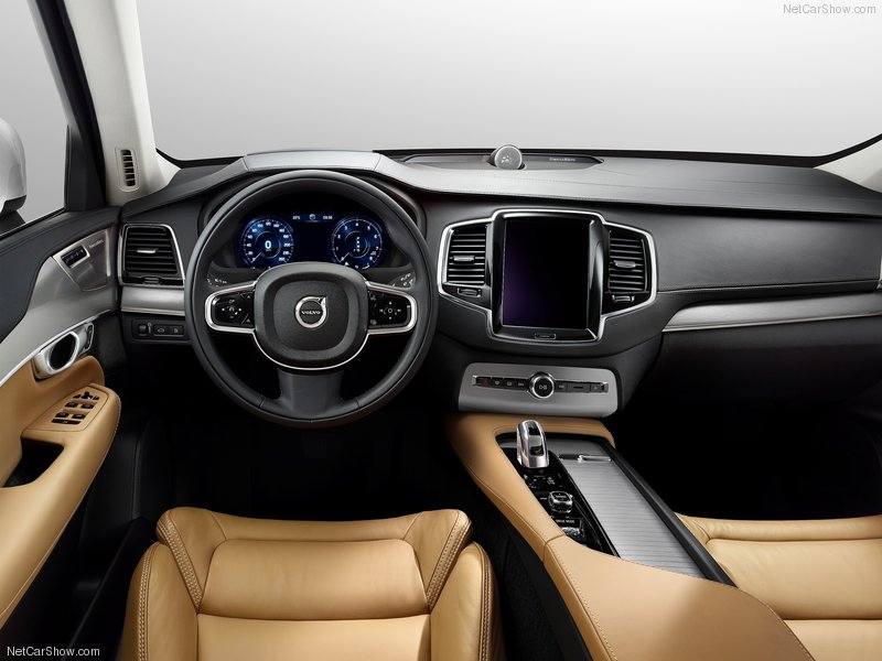 Volvo XC90: interior