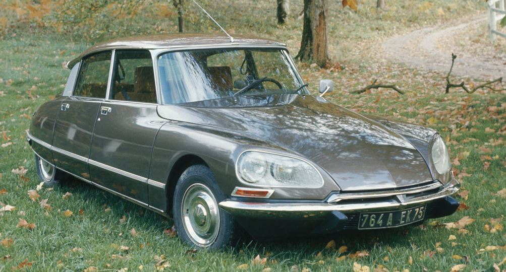Imagen exterior del citroën DS Tiburón.