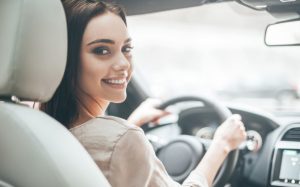 Las mujeres conducen mejor que los hombres