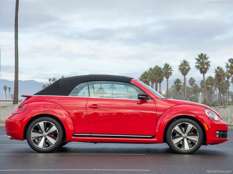 Volkswagen Beetle Cabrio: lateral