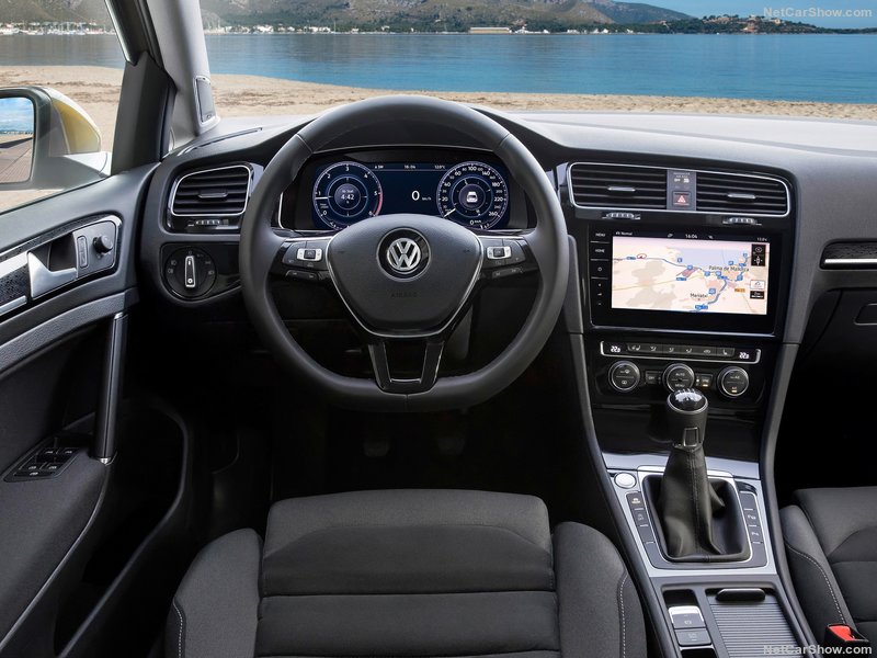 Volkswagen Golf: interior