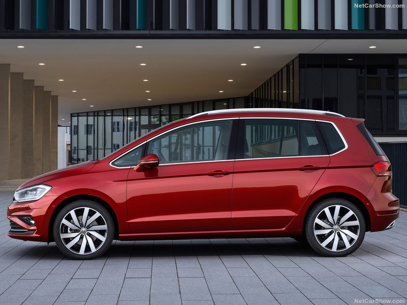 Volkswagen Golf Sportsvan: lateral