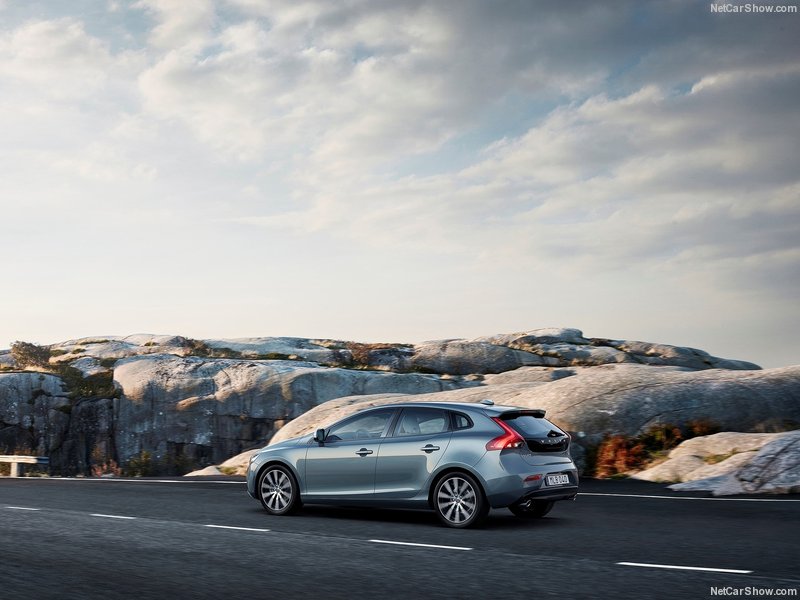 Volvo V40: trasera