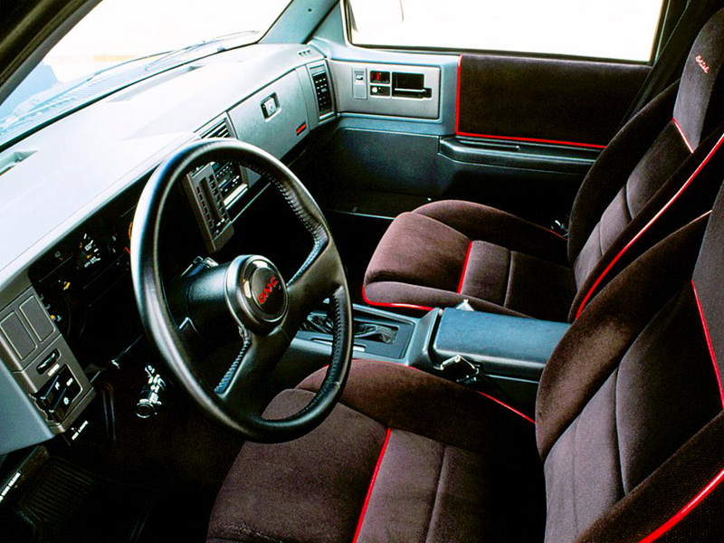 GMC Syclone: interior
