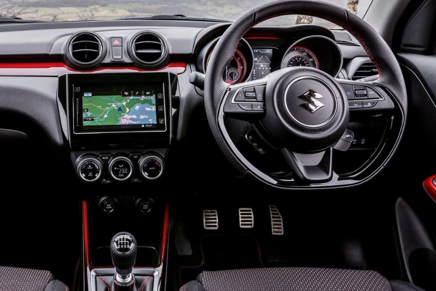 Interior del Suzuki Swift.