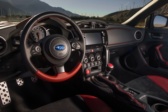 Subaru BRZ: interior