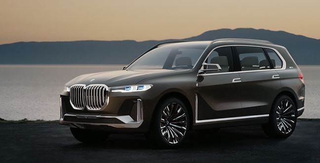 BMW X7.