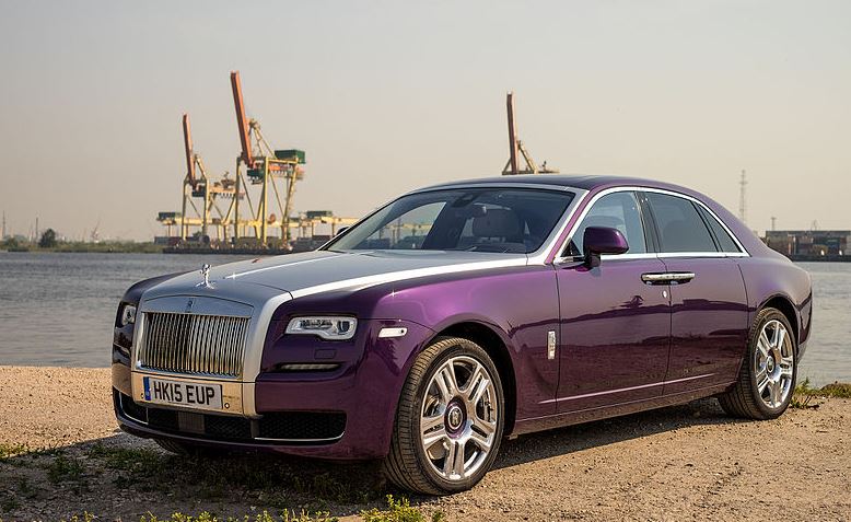 Exterior Rolls-Royce Ghost.