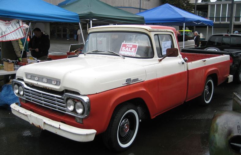 Ford F 100.