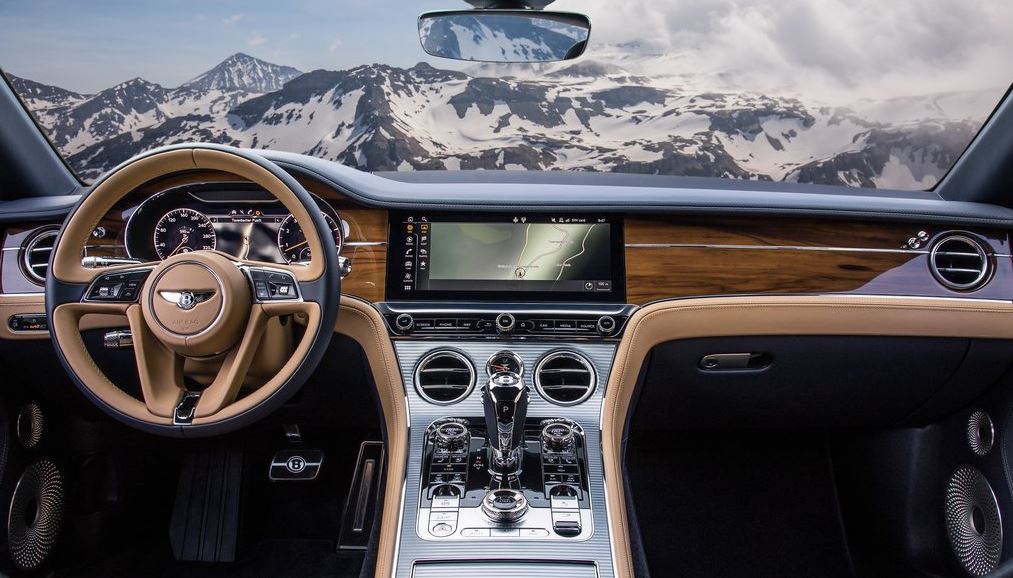 Interior del Bentley Continental GT 2018.