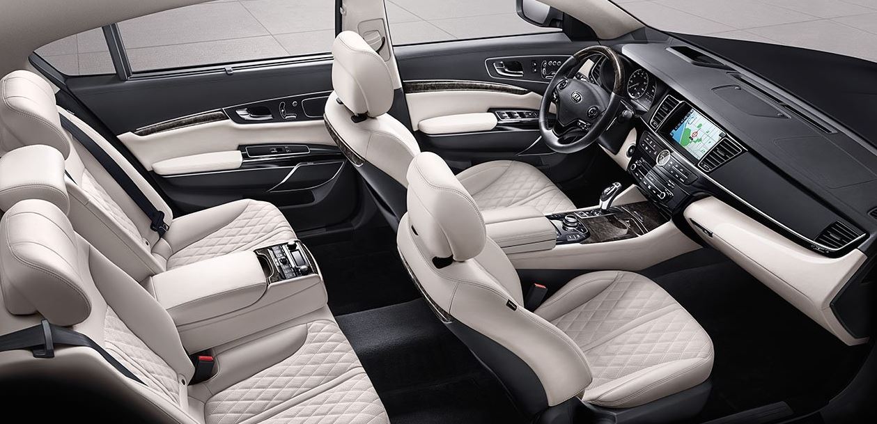 Interior del Kia K900.