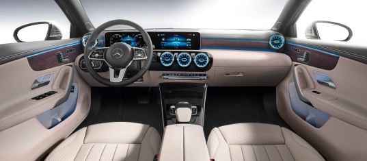 Interior del Mercedes Clase A sedan.