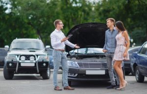 Precauciones que debes tener al comprar un coche usado