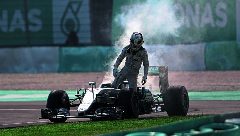 Rotura de motor de Hamilton en Malasia 2016.