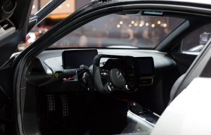 Autopilot Tesla Vs Mercedes