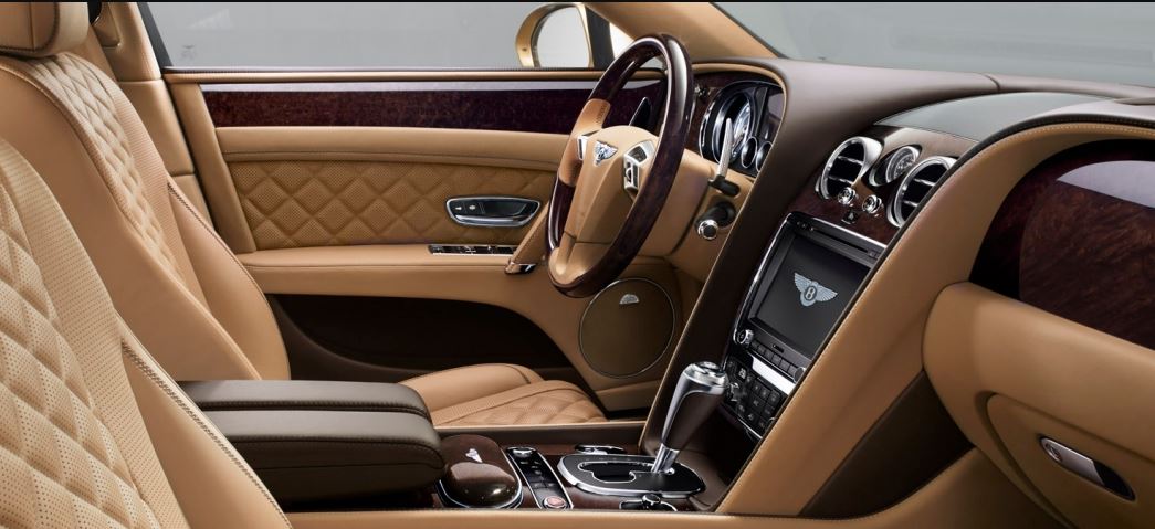 Interior del Bentley Flying Spur.