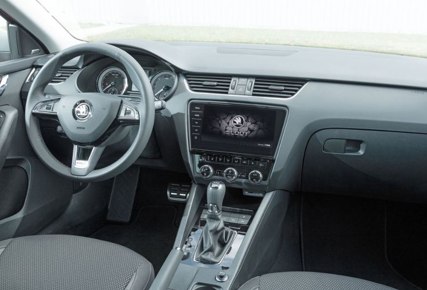 Interior del Skoda Scout.