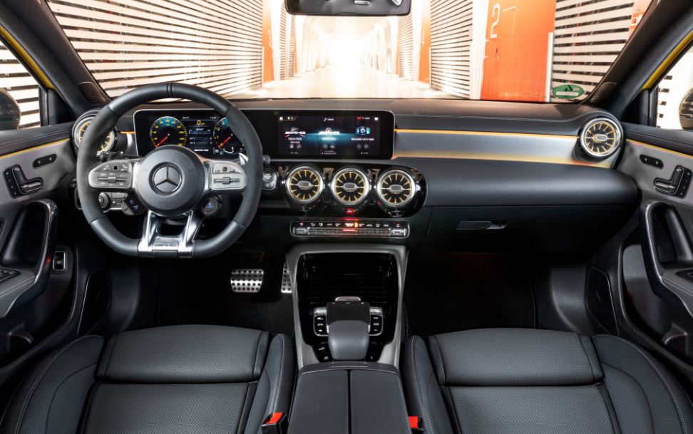 Interior del Mercedes AMG A 35.