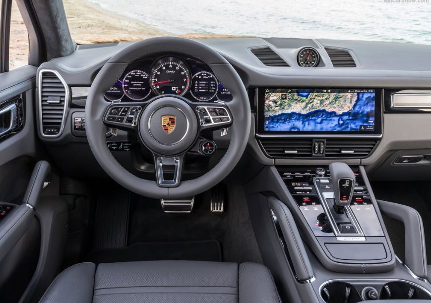 Interior del Porsche Cayenne Turbo.