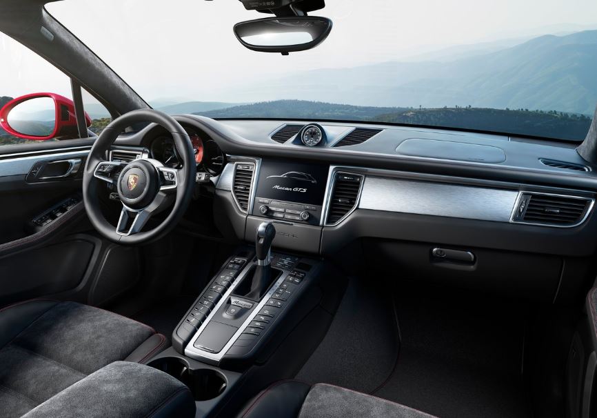 Porsche Macan GTS.